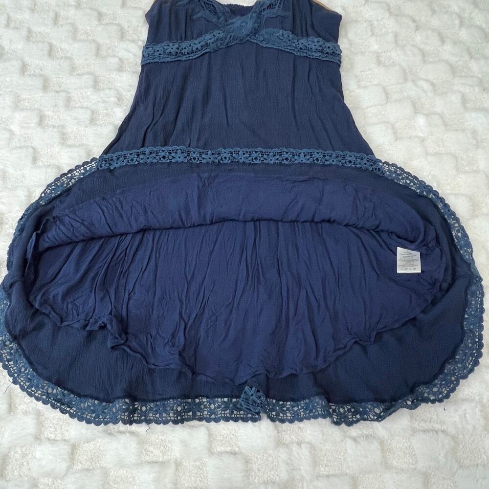 Miss Me Mini Dress L Blue Crochet Lace Empire Waist Flowy Spaghetti Strap - Picture 12 of 12